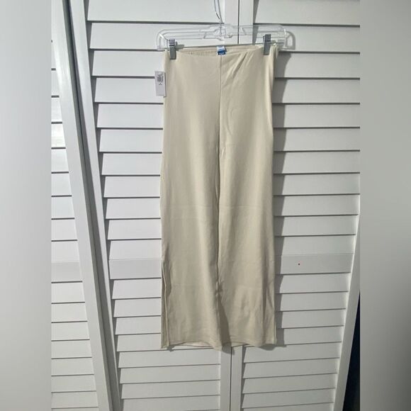 Strapless dress in cream - Picture 2 of 3